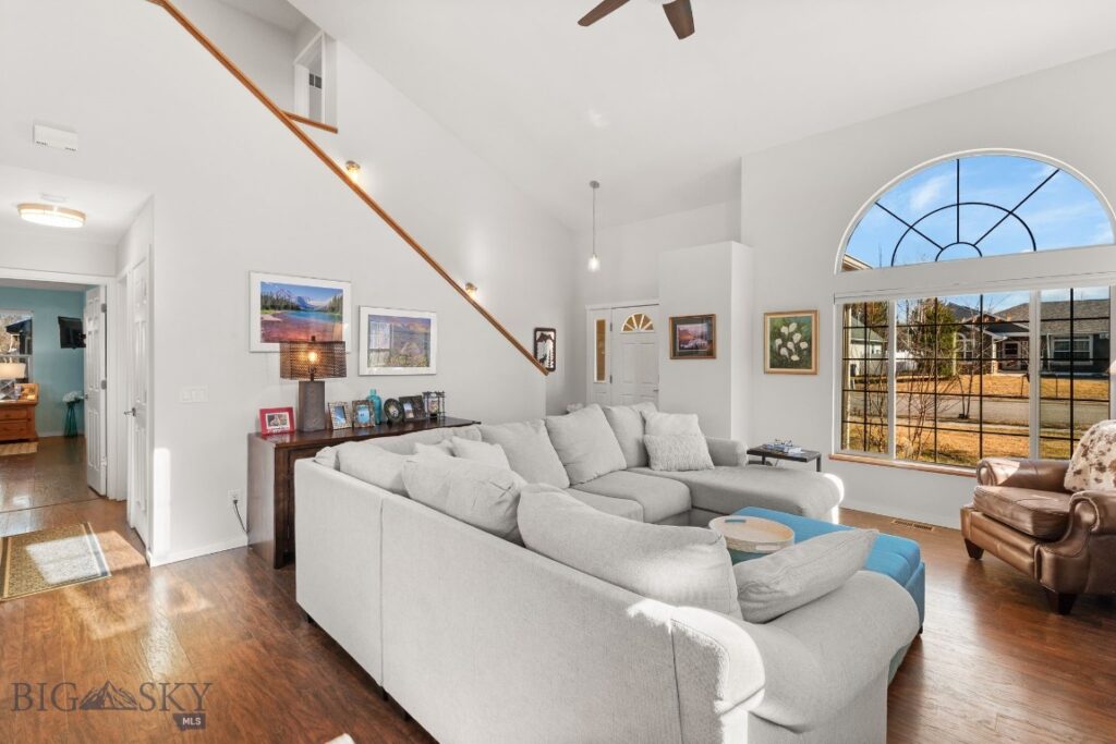 211 N Sanders Avenue