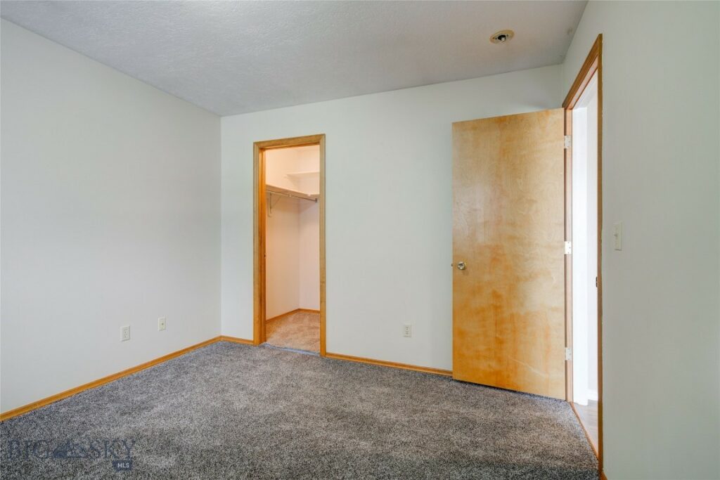 211 Quinella Street
