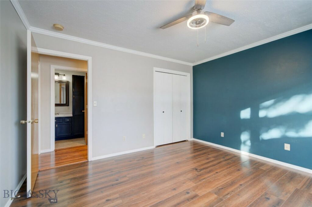 211 Quinella Street