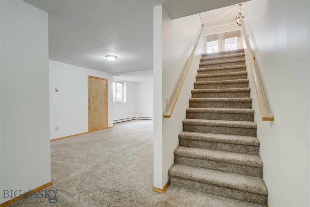 211 Quinella Street