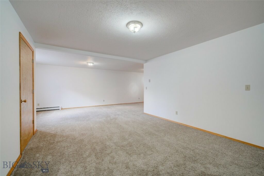 211 Quinella Street
