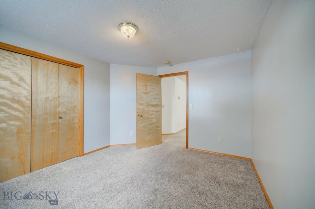 211 Quinella Street