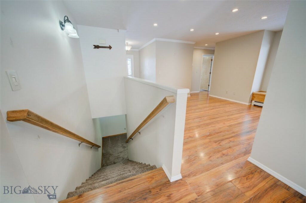 211 Quinella Street