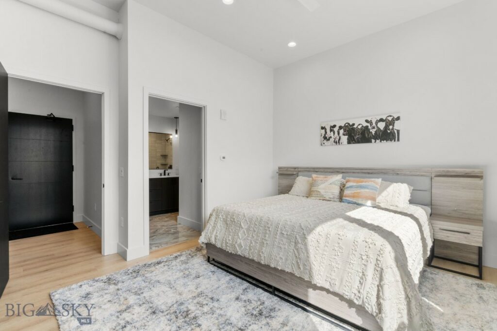 211 Town Center Avenue