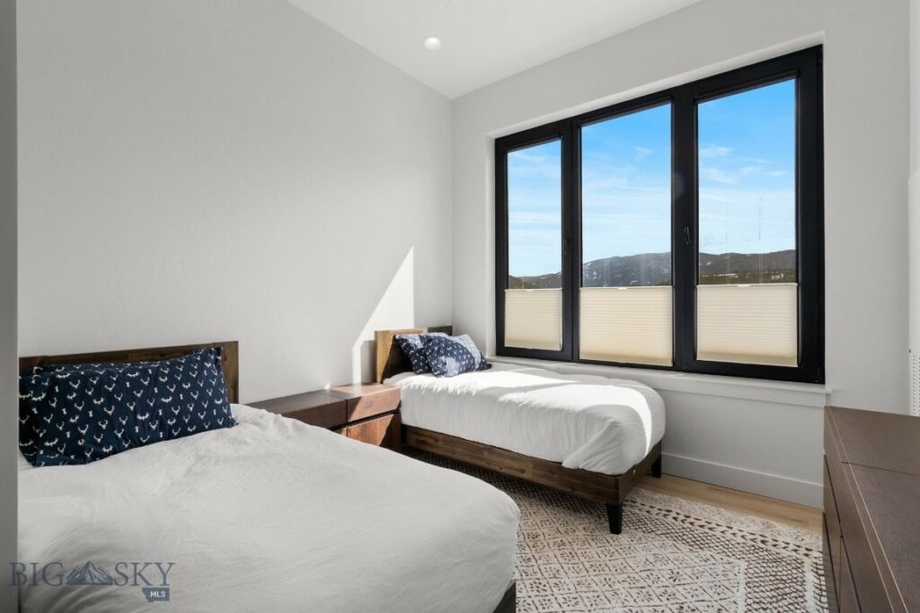 211 Town Center Avenue