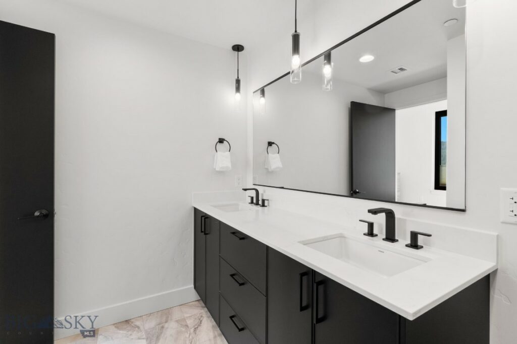 211 Town Center Avenue