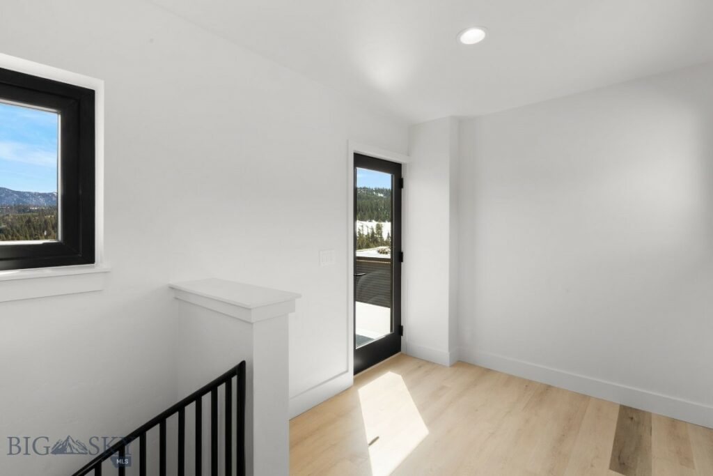 211 Town Center Avenue