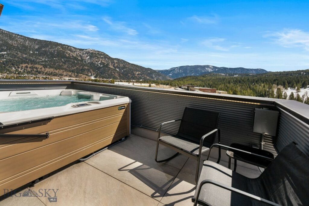 211 Town Center Avenue