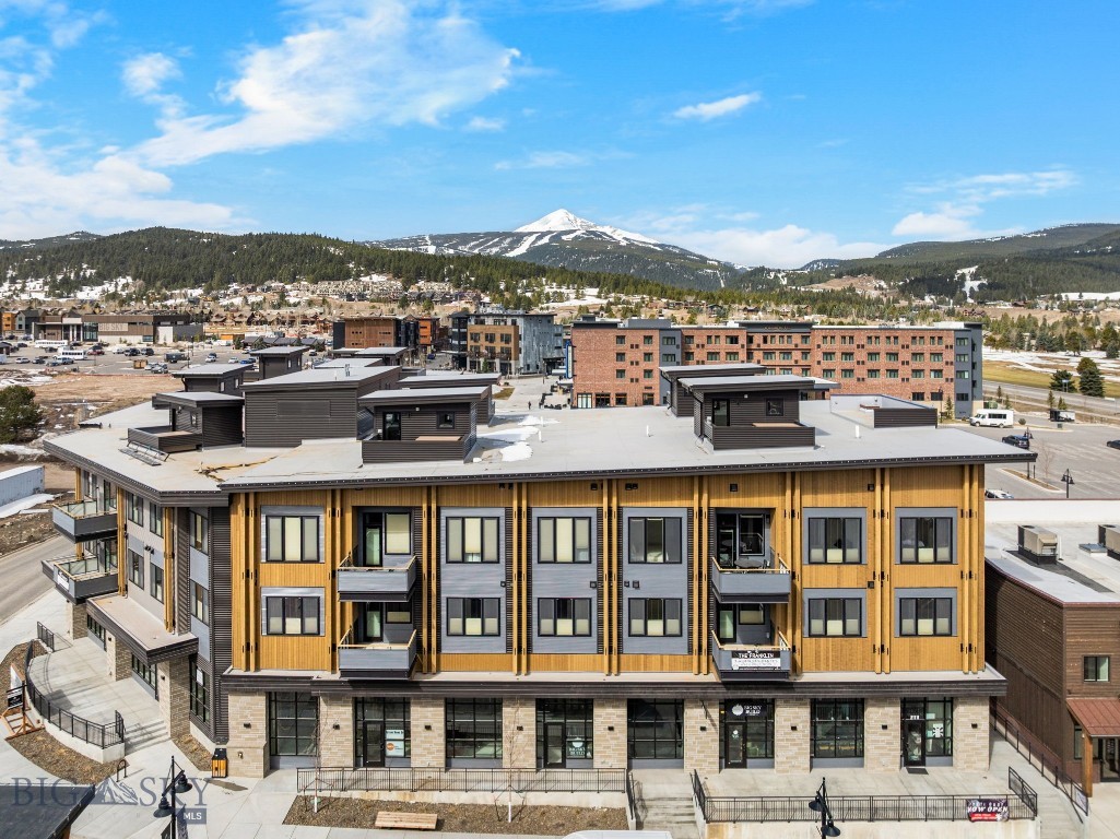 211 Town Center Avenue