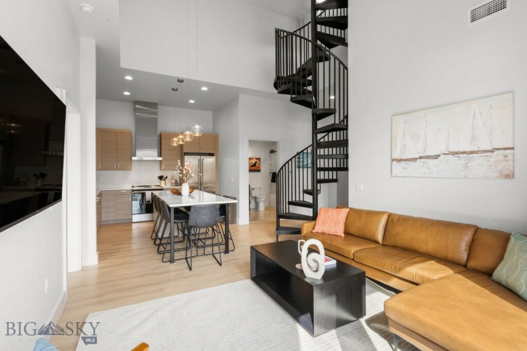 211 Town Center Avenue