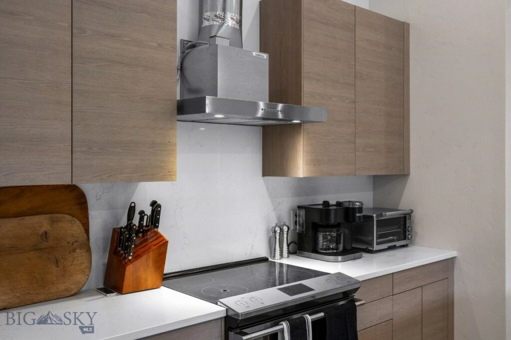 211 Town Center Avenue