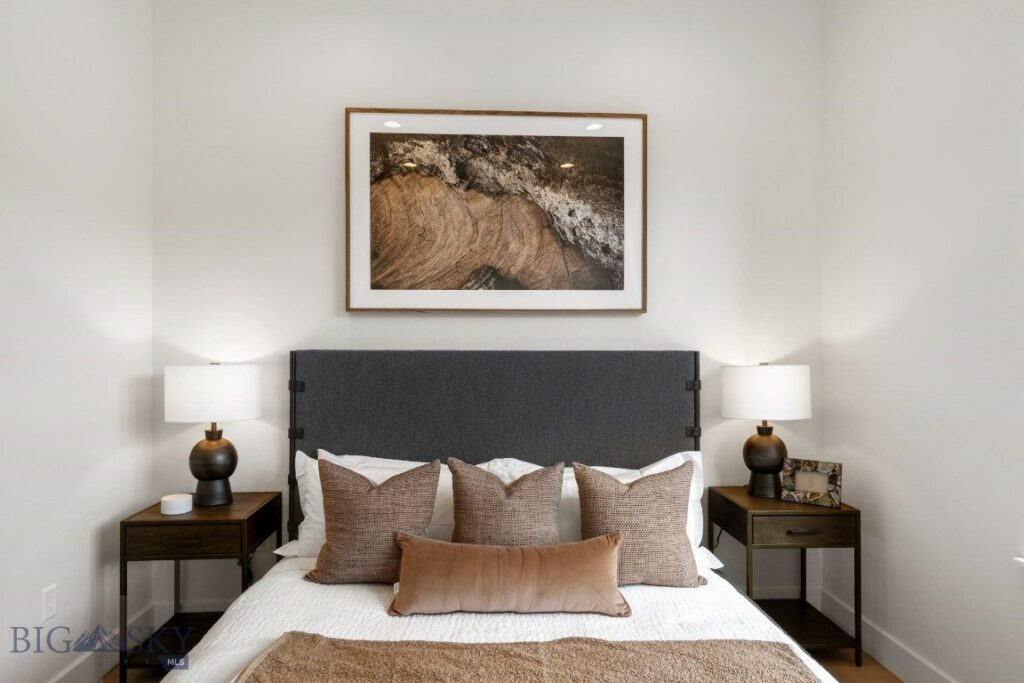 211 Town Center Avenue