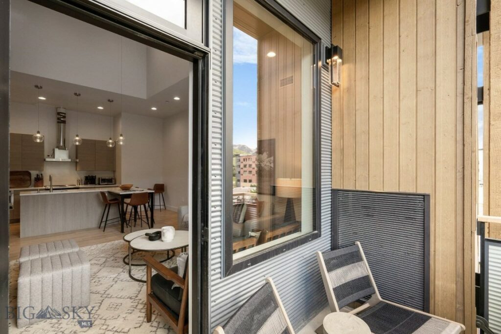 211 Town Center Avenue