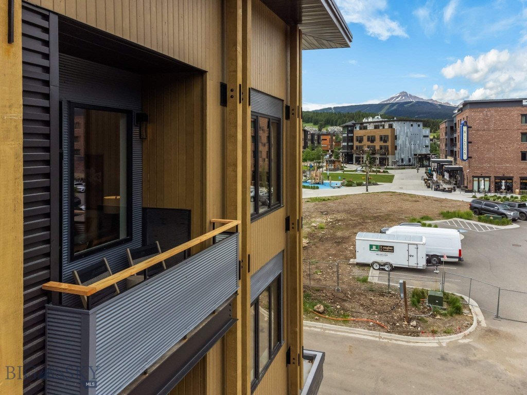 211 Town Center Avenue