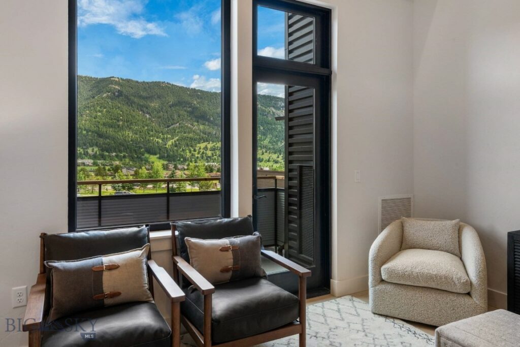 211 Town Center Avenue