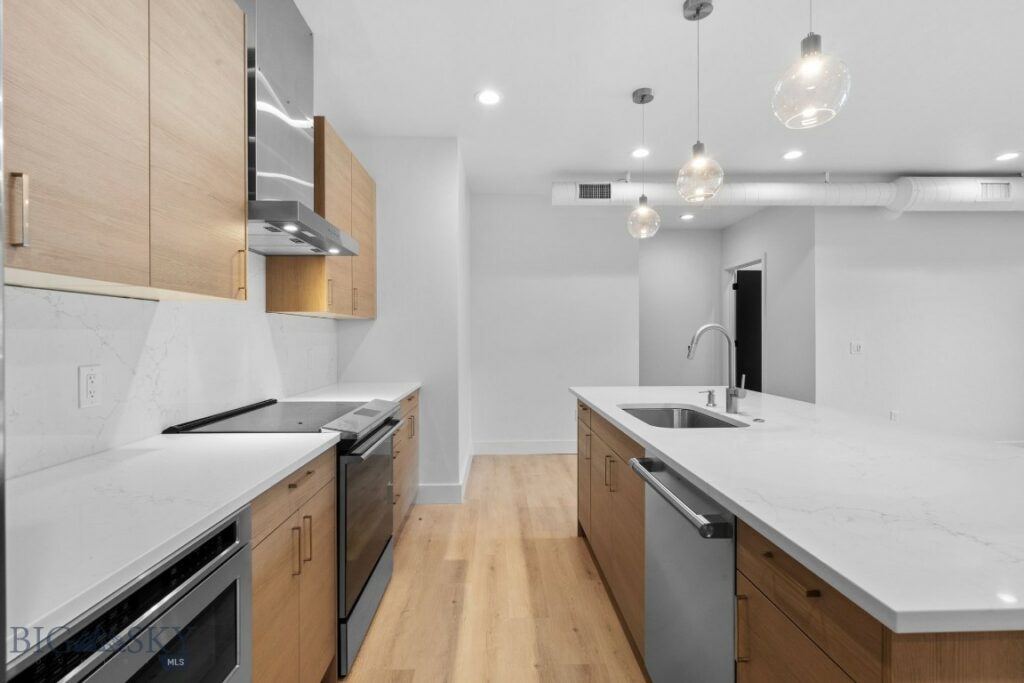 211 Town Center Avenue