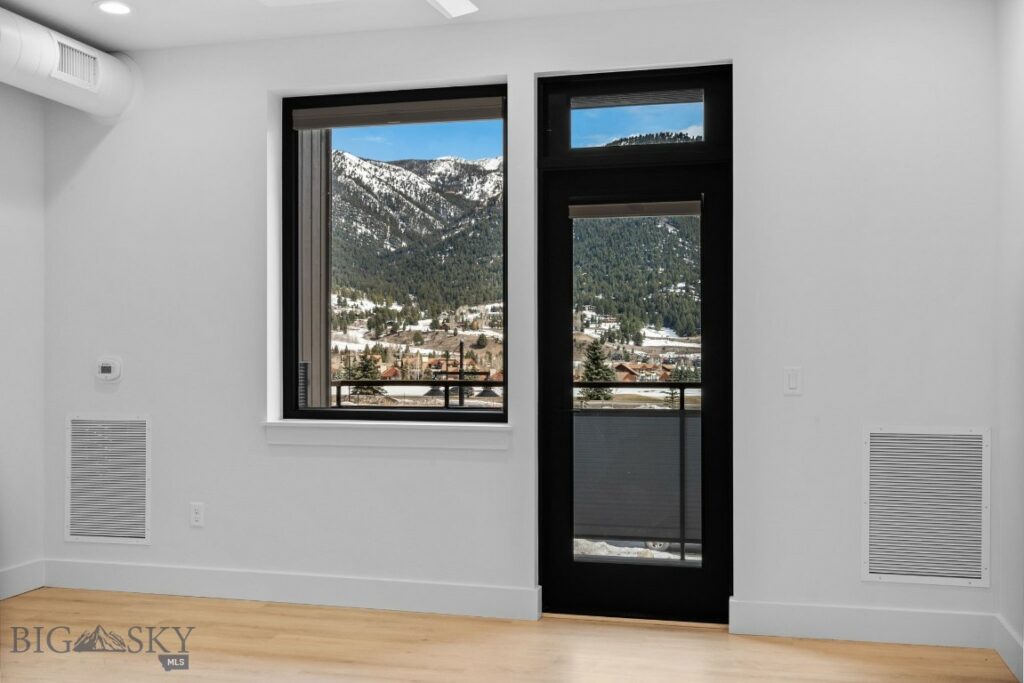 211 Town Center Avenue