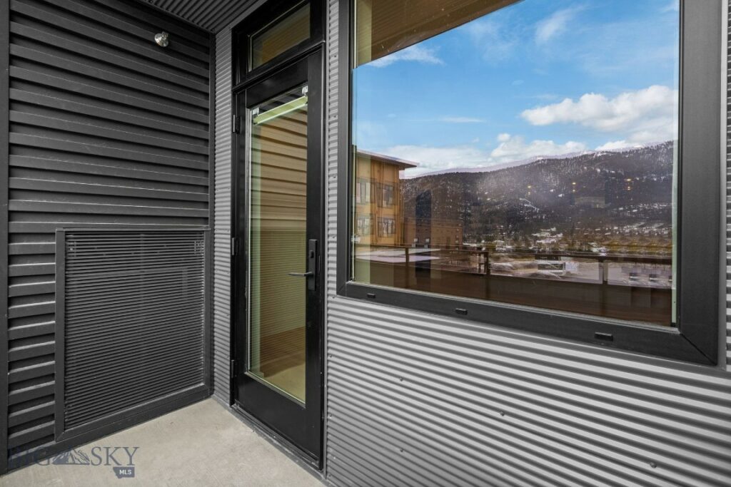 211 Town Center Avenue