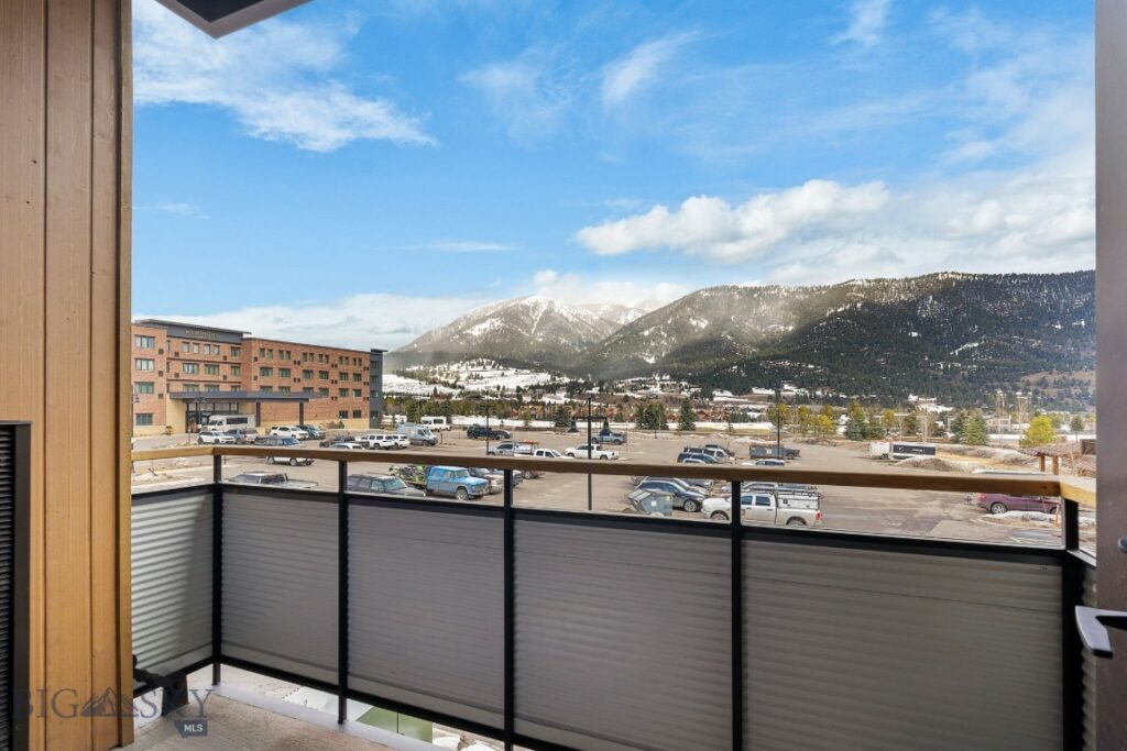 211 Town Center Avenue