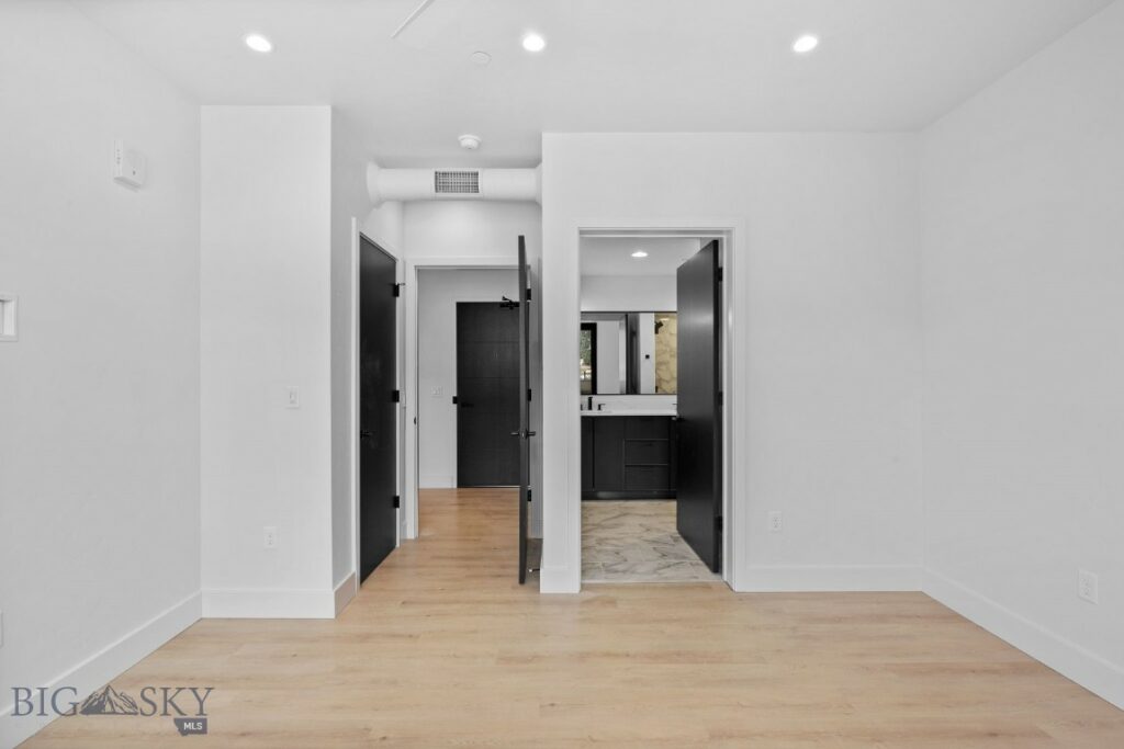 211 Town Center Avenue