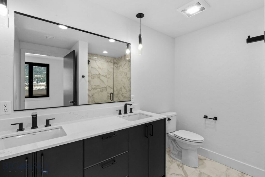 211 Town Center Avenue