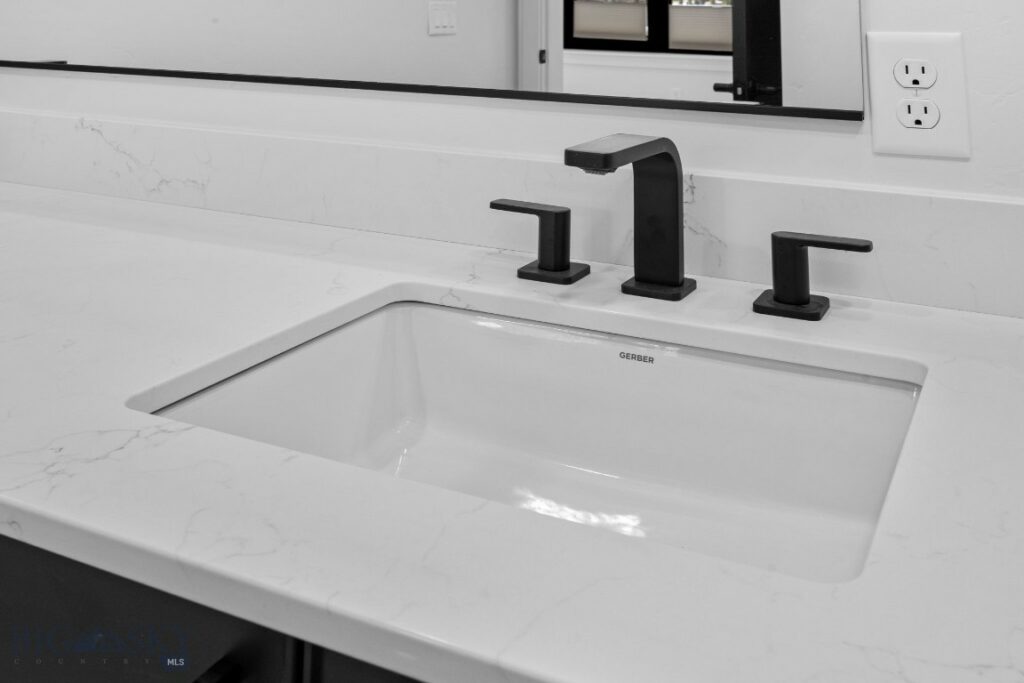 211 Town Center Avenue