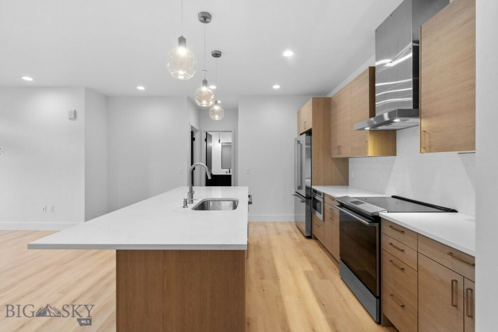 211 Town Center Avenue