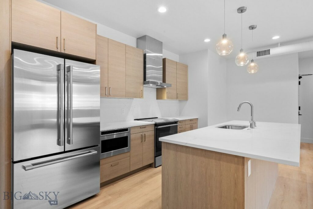 211 Town Center Avenue