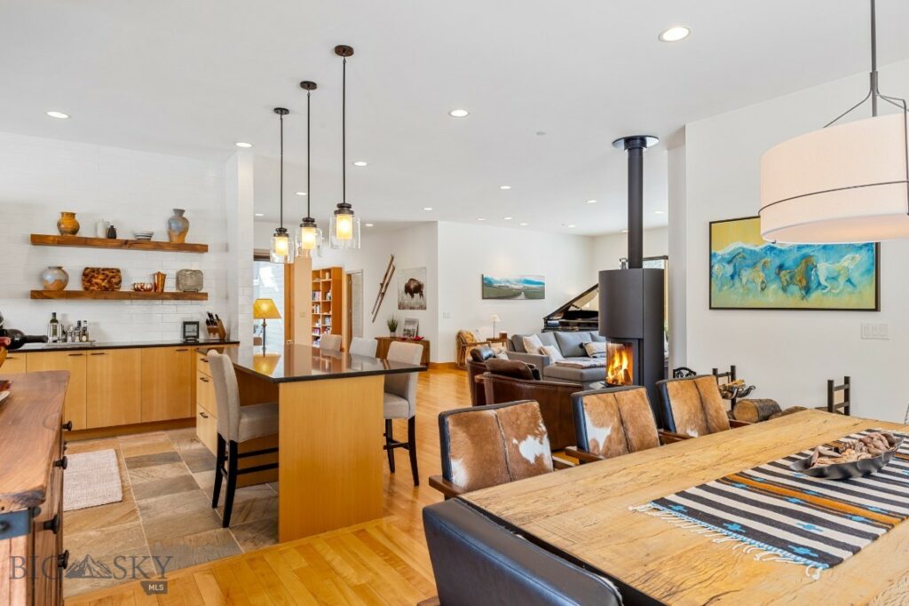 214 W Pine Cone Terrace