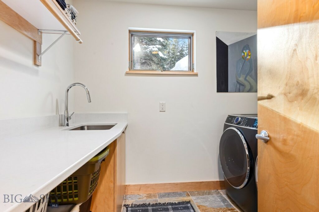 214 W Pine Cone Terrace