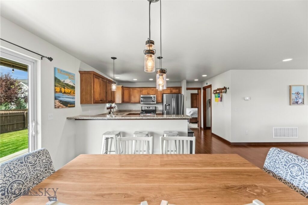 215 Snowy Owl Trail