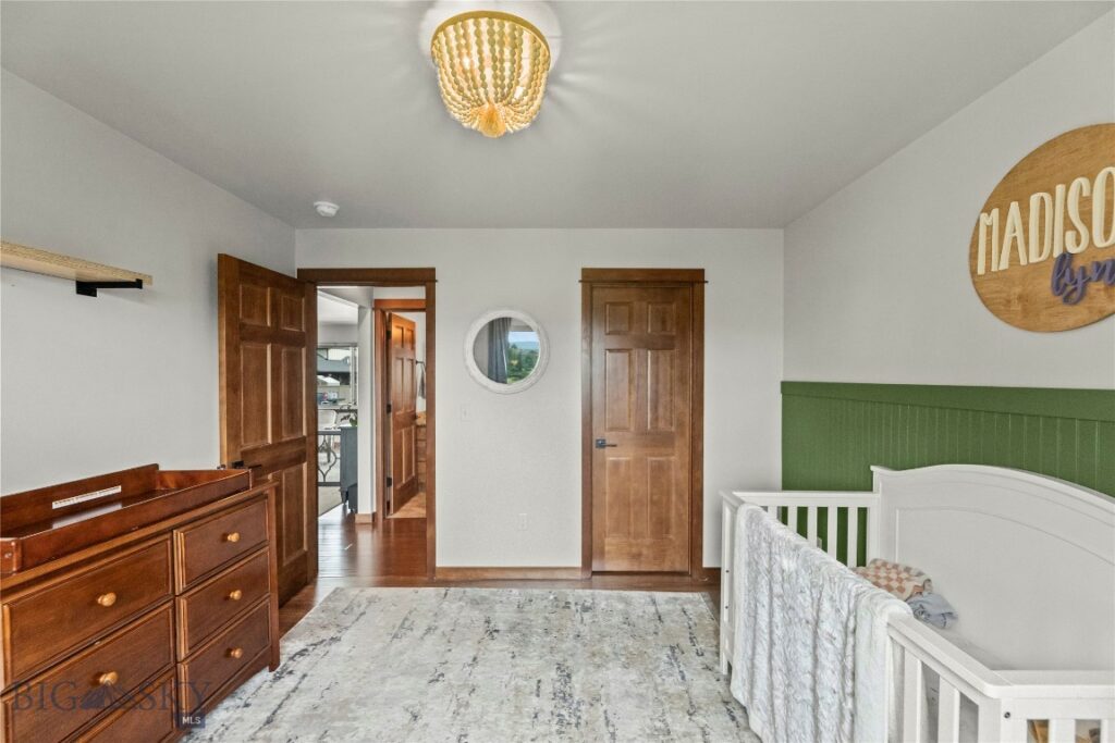 215 Snowy Owl Trail