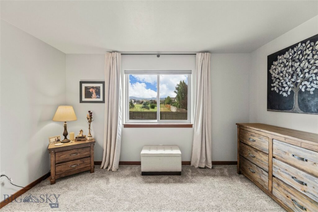 215 Snowy Owl Trail