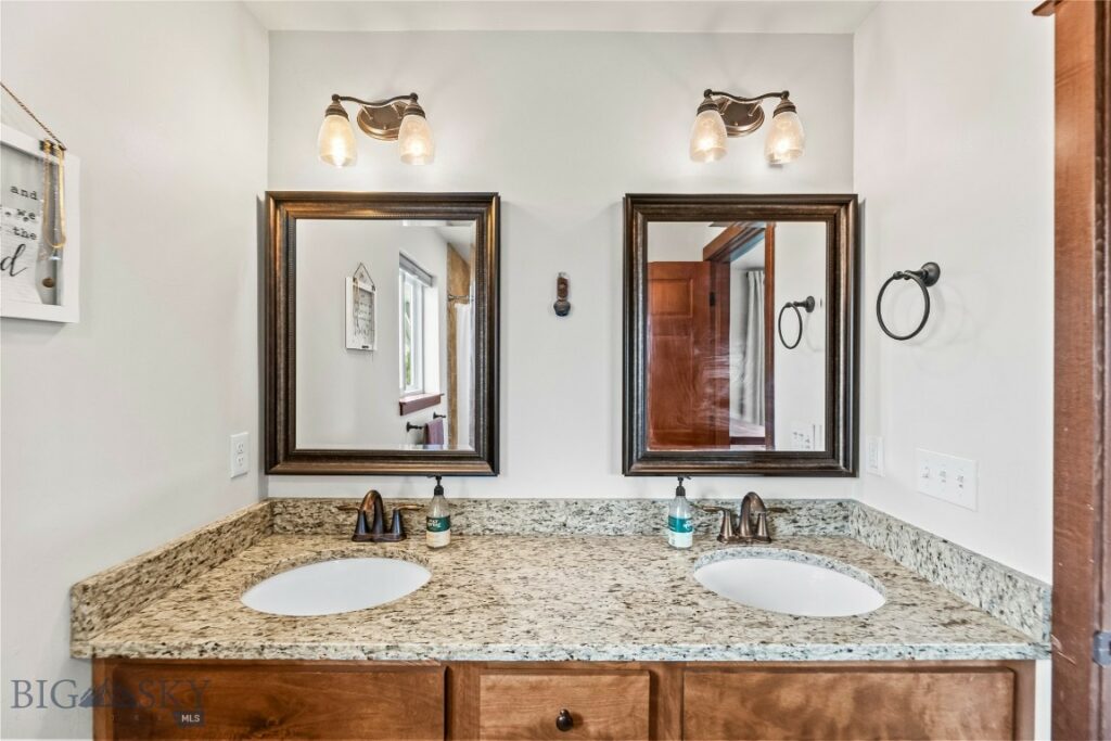 215 Snowy Owl Trail