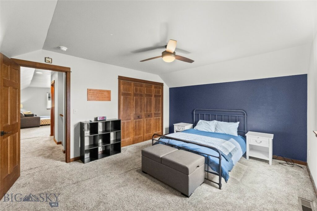 215 Snowy Owl Trail