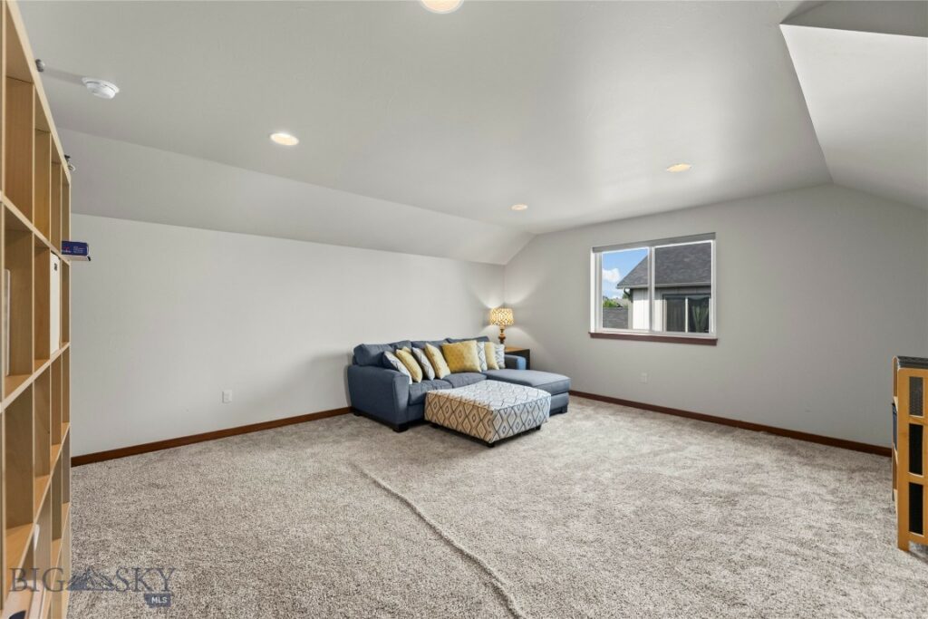 215 Snowy Owl Trail