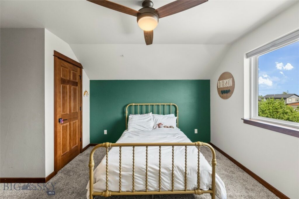 215 Snowy Owl Trail