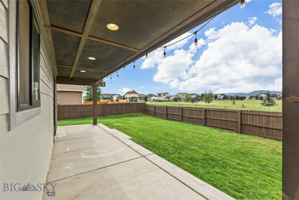 215 Snowy Owl Trail