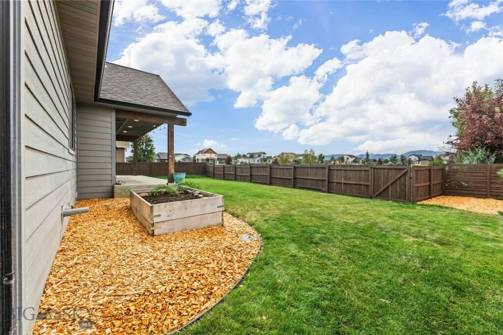 215 Snowy Owl Trail