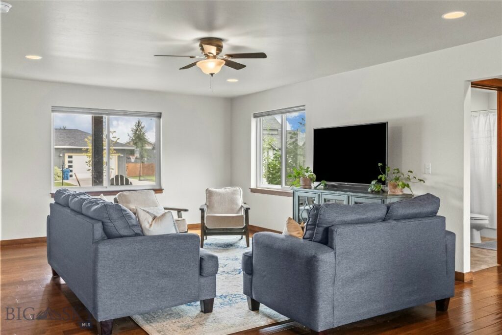 215 Snowy Owl Trail