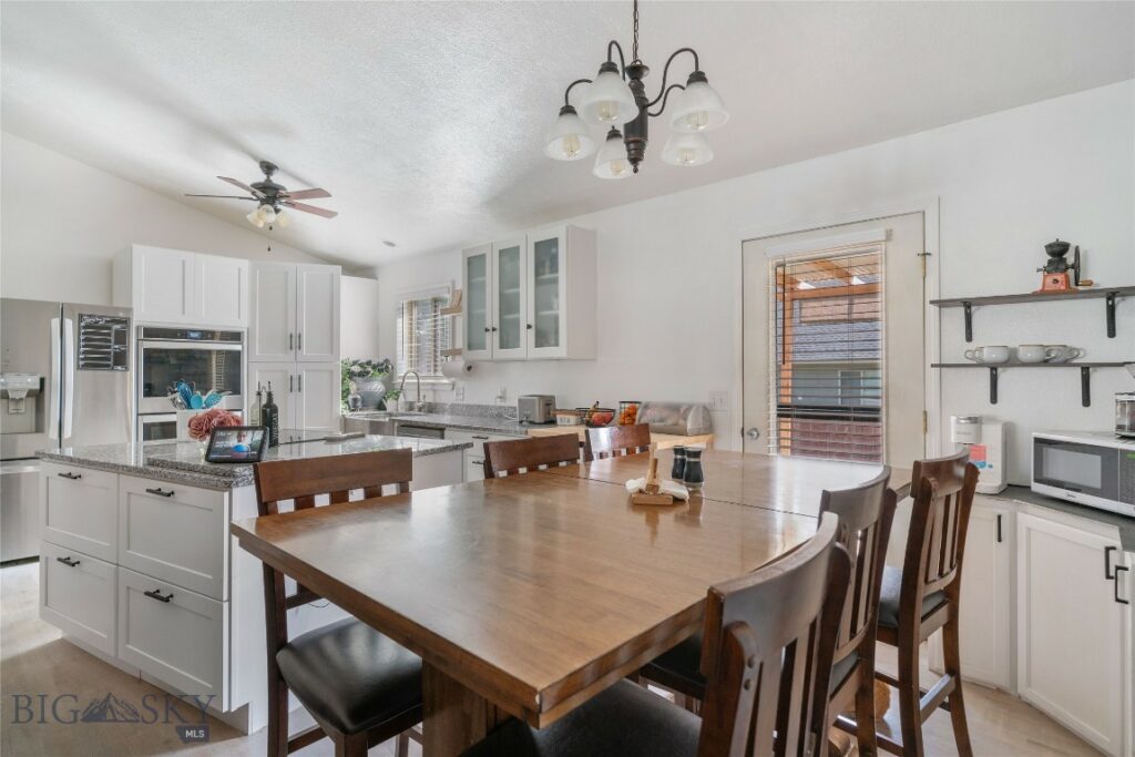 217 Lillian Way