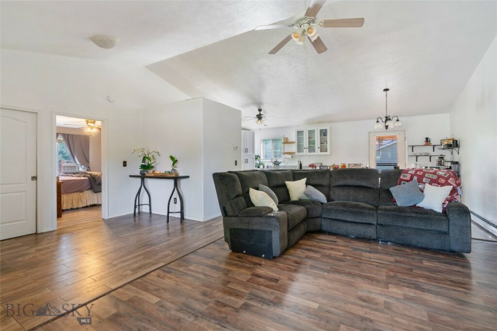 217 Lillian Way