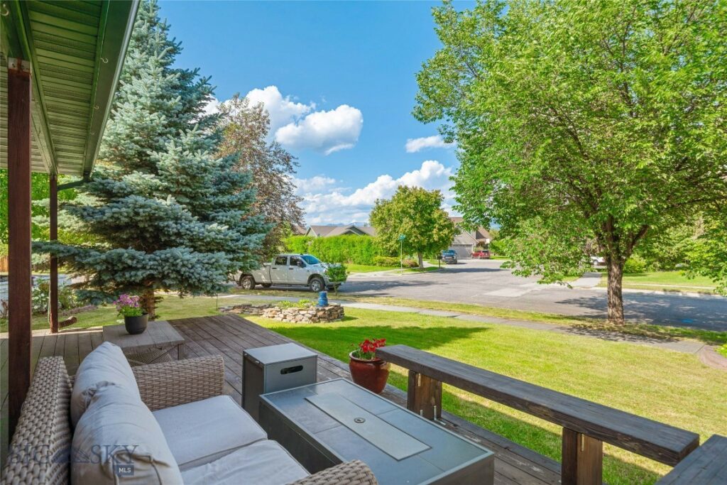 217 Lillian Way