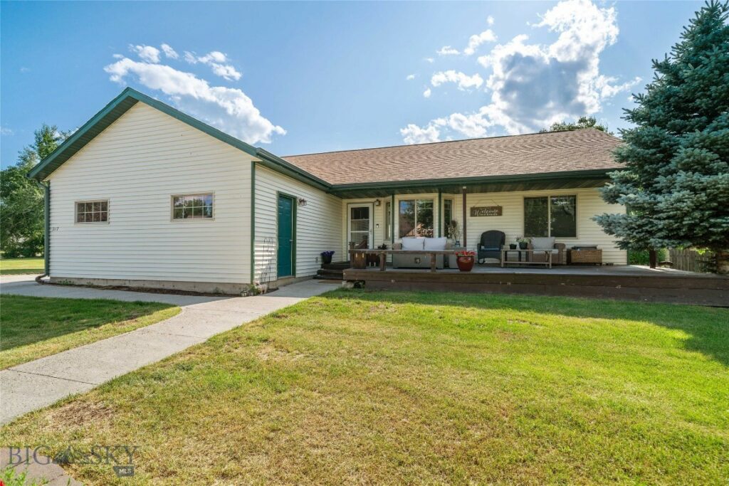 217 Lillian Way