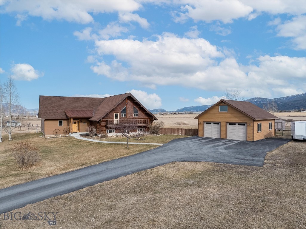 220 Cayuse Trail