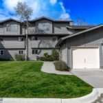 2200 W Dickerson