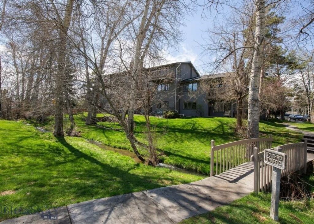 2200 W Dickerson Street