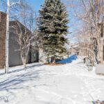 2200 W Dickerson
