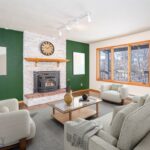 2200 W Dickerson