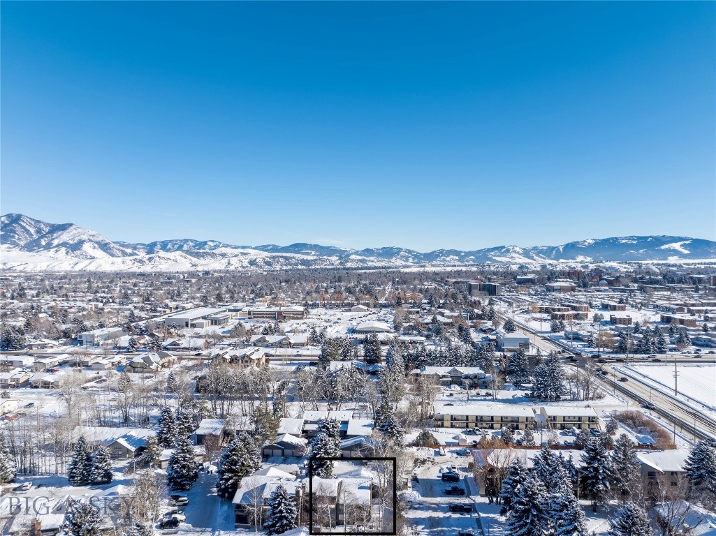 2200 W Dickerson